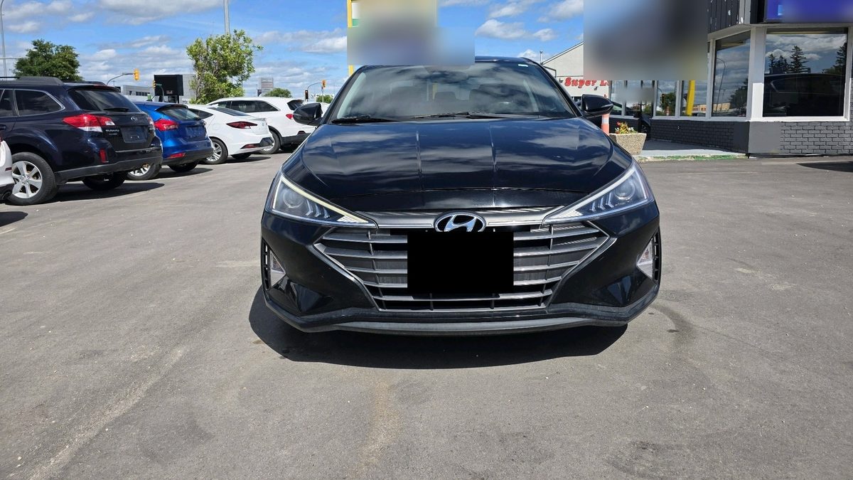 2020 Hyundai Elantra photo 2