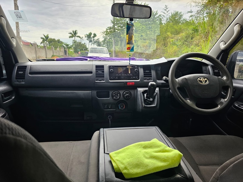 2016 Toyota Hiace photo 4