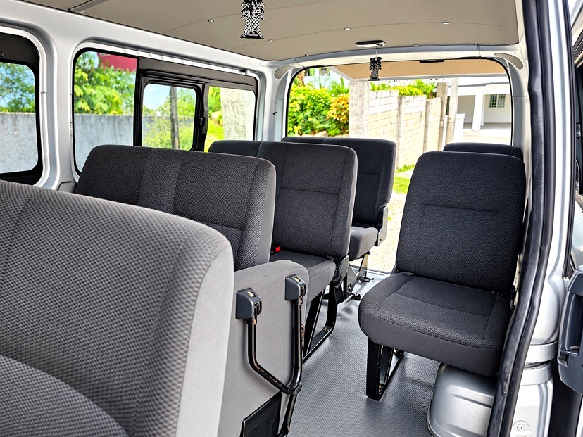 2016 Toyota Hiace photo 5