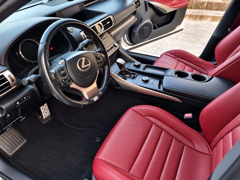 2015 Lexus IS 250 photo 3
